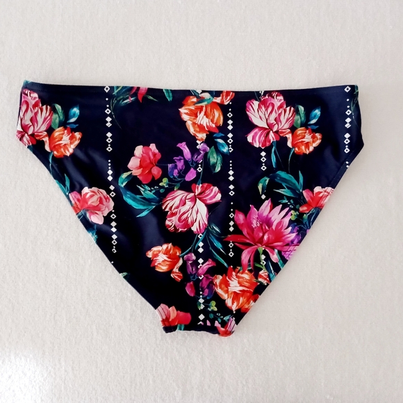 VENUS Floral Drop Bikini Bottom, size M - Picture 2 of 11